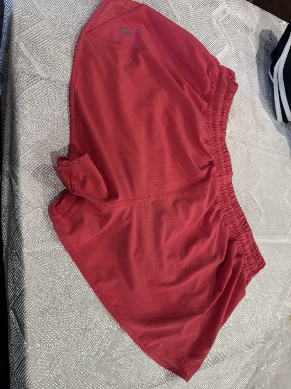 lululemon shorts women size 12 Hot Pink, Hottie Hot